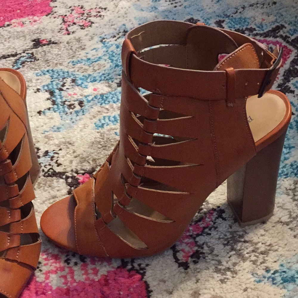 Bamboo brown heels brand new